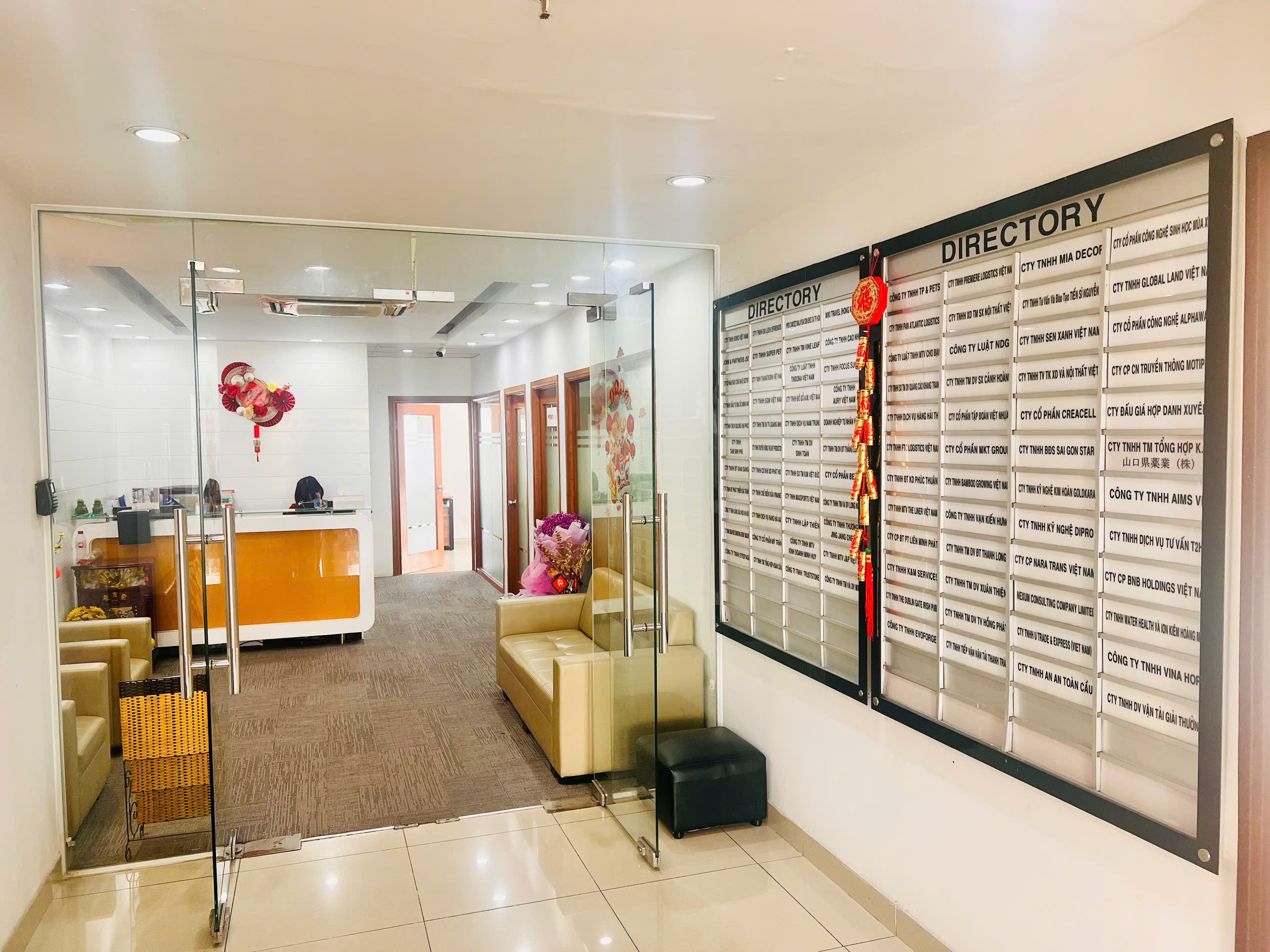 Comspace Quận 1 — sảnh lễ tân